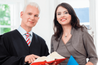 paralegal vs lawyer