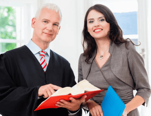paralegal vs lawyer